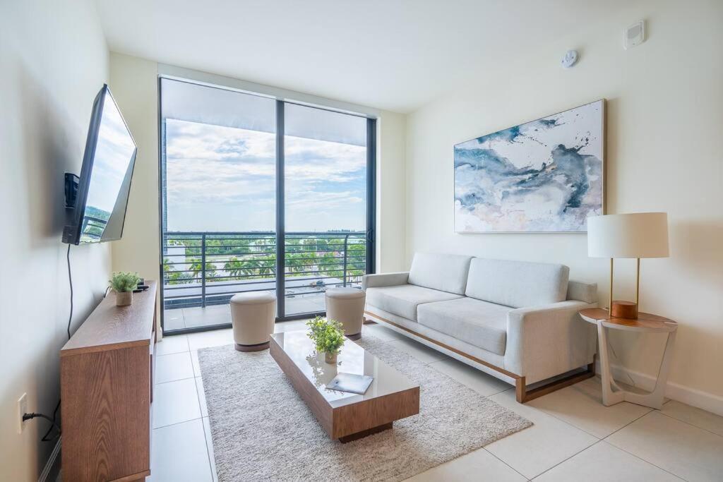 Stunning Apartment In Downtown Doral Miami Exterior photo